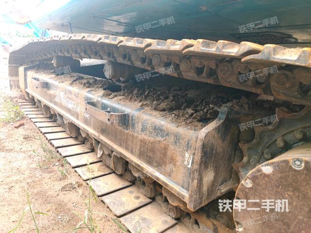 右側(cè)履帶整體(行走機(jī)構(gòu)) 右側(cè)履帶整體(行走機(jī)構(gòu))