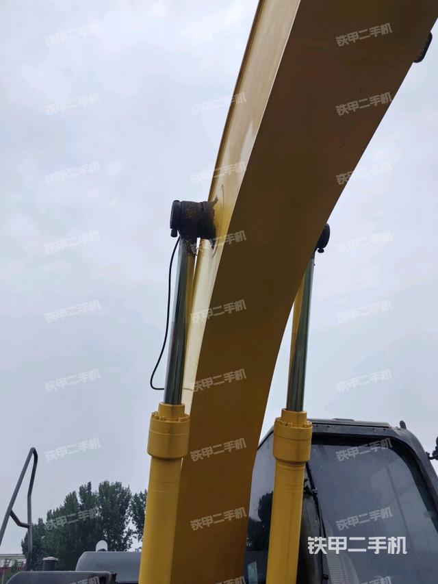 大臂油缸整體?豎拍(工作和回轉(zhuǎn)裝置) 大臂油缸整體?豎拍(工作和回轉(zhuǎn)裝置)