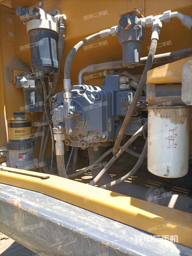 液壓泵斜45?左（大件艙室）