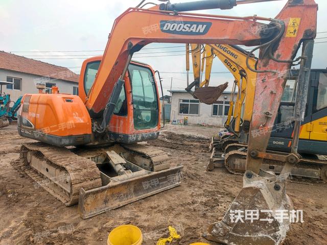 右前45(整機(jī)外觀) 右前45(整機(jī)外觀)