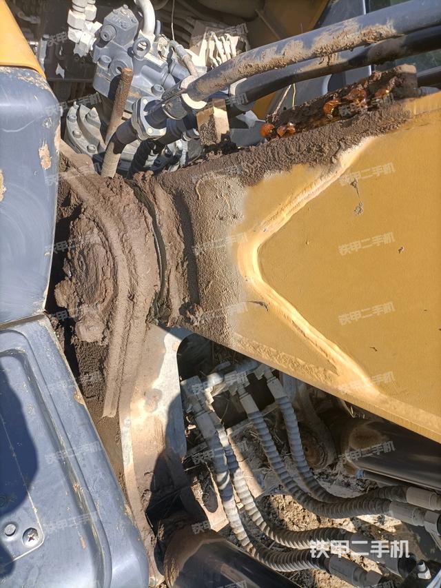 大臂根部?斜視（工作和回轉(zhuǎn)裝置）