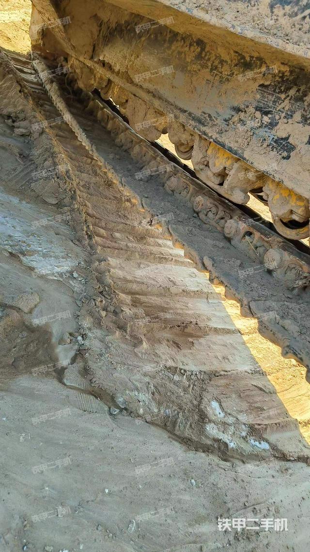 单侧履带整体（整机外观）