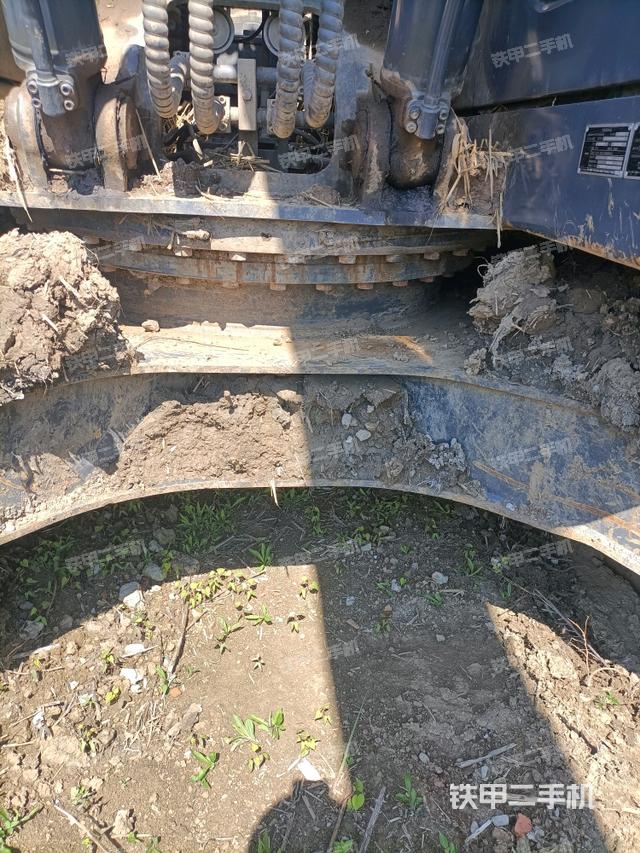 轉(zhuǎn)盤和下車架正前（工作和回轉(zhuǎn)裝置）