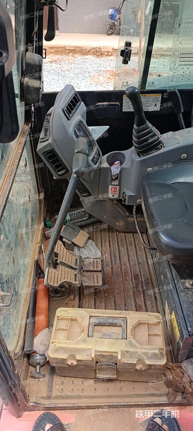 驾驶室整体（整机外观）