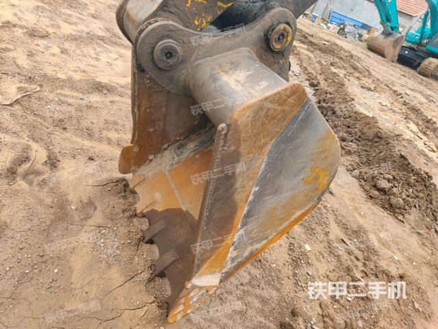 鏟斗45度(工作和回轉(zhuǎn)裝置) 鏟斗45度(工作和回轉(zhuǎn)裝置)