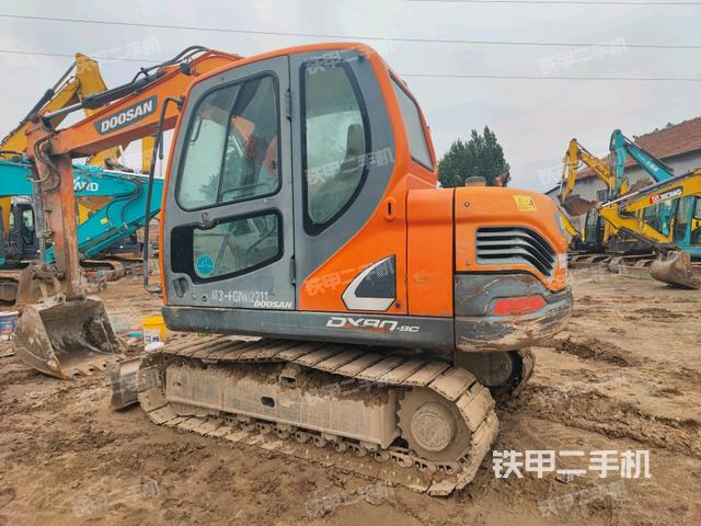 右后45(整機(jī)外觀) 右后45(整機(jī)外觀)