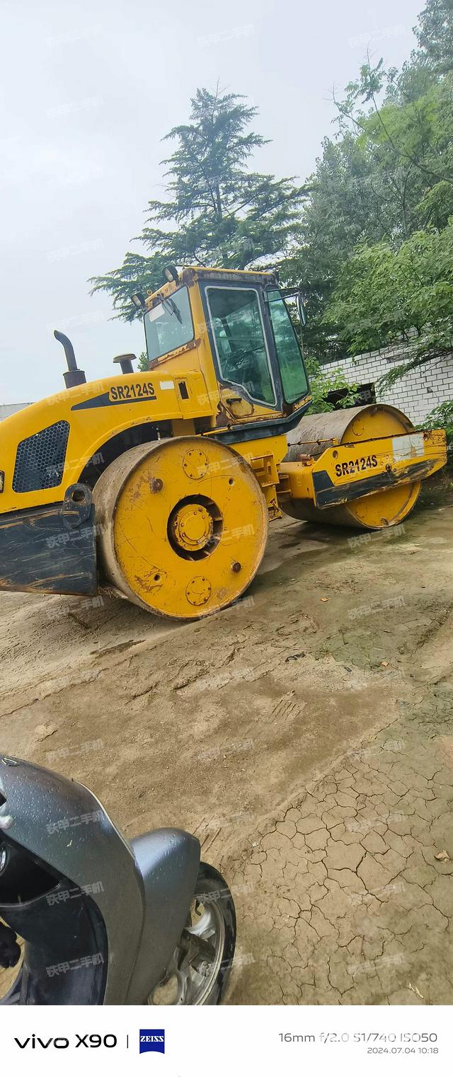 整机右侧（设备外观及核心部件）