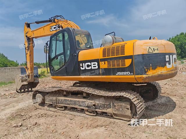 驾驶室顶部（整机外观）