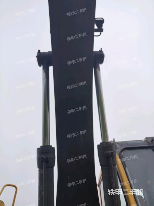 大臂油缸整體?豎拍(工作和回轉(zhuǎn)裝置) 大臂油缸整體?豎拍(工作和回轉(zhuǎn)裝置)