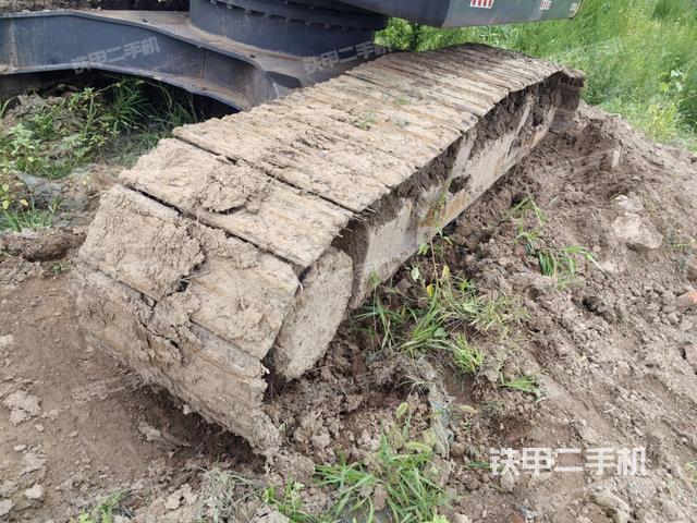 右側(cè)履帶整體(行走機(jī)構(gòu)) 右側(cè)履帶整體(行走機(jī)構(gòu))