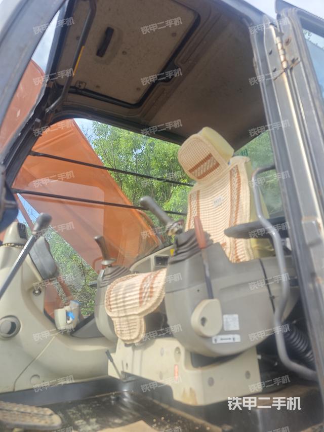 驾驶室整体（整机外观）