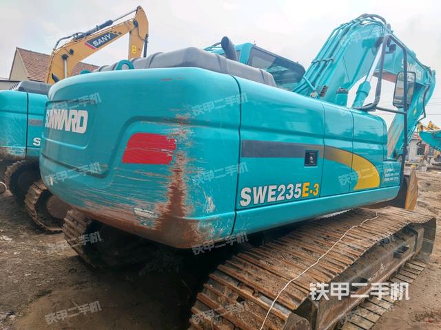 右后45(整機(jī)外觀) 右后45(整機(jī)外觀)