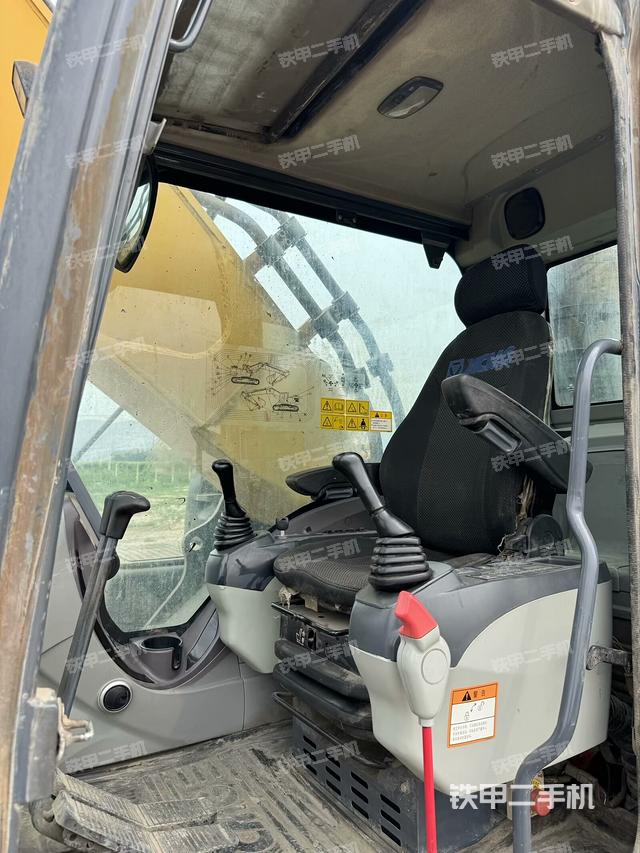 驾驶室整体（整机外观）