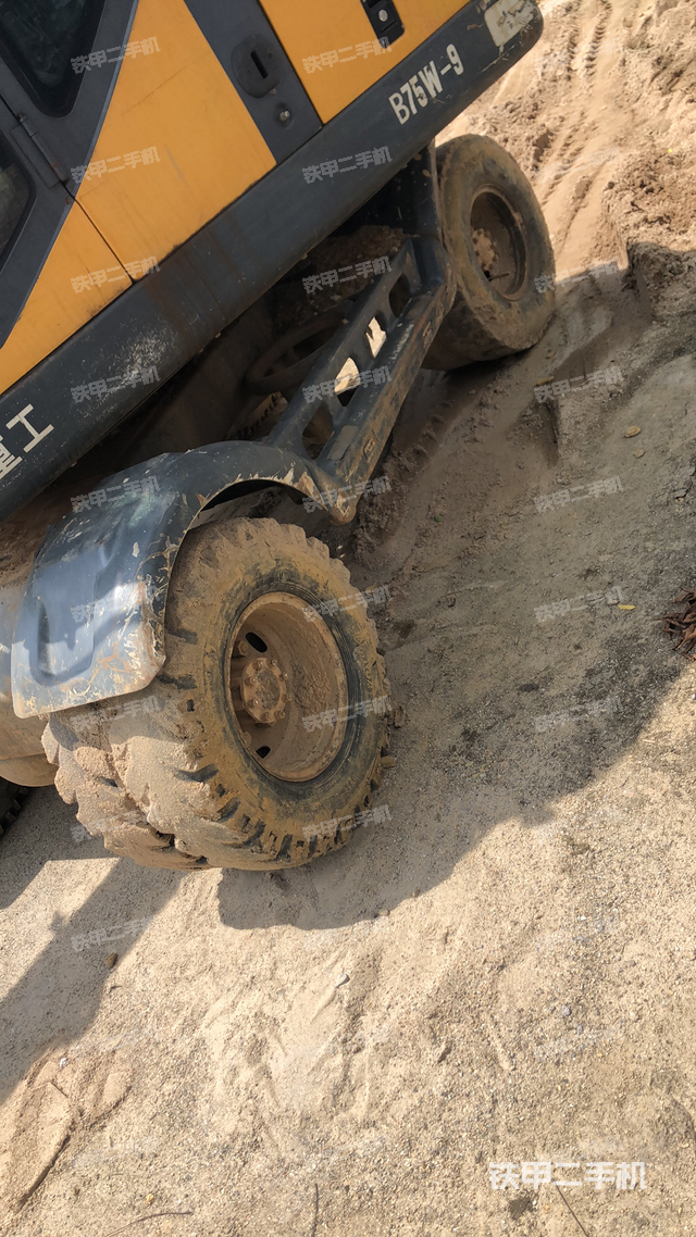 单侧履带整体（整机外观）