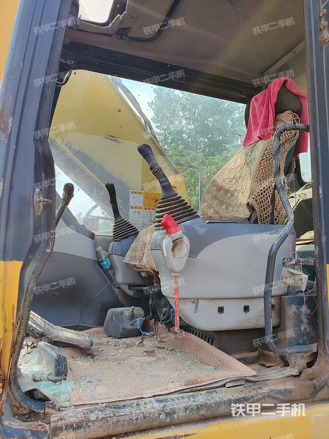 驾驶室整体（整机外观）