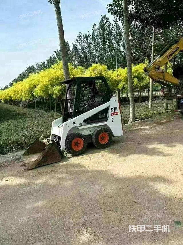 整机左侧（设备外观及核心部件）