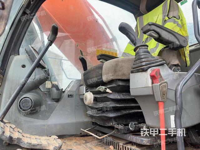 驾驶室整体（整机外观）