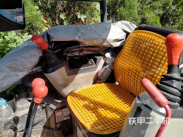 驾驶室整体（整机外观）