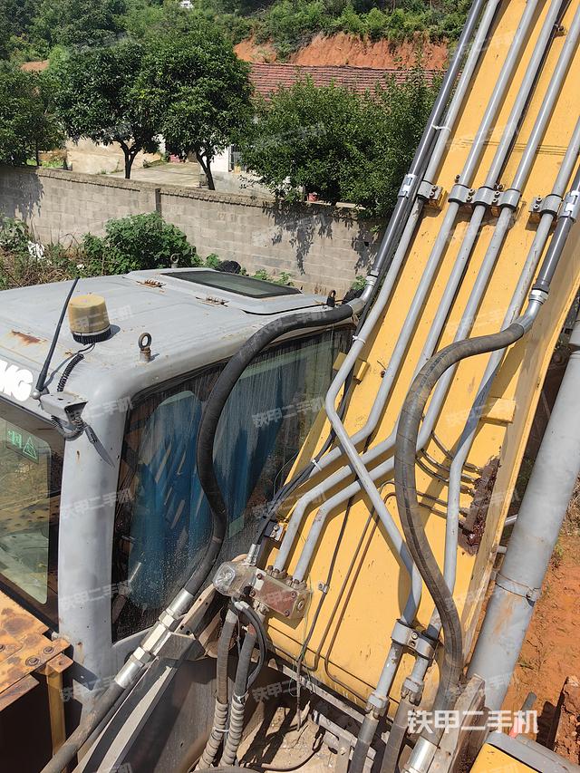 驾驶室顶部（整机外观）