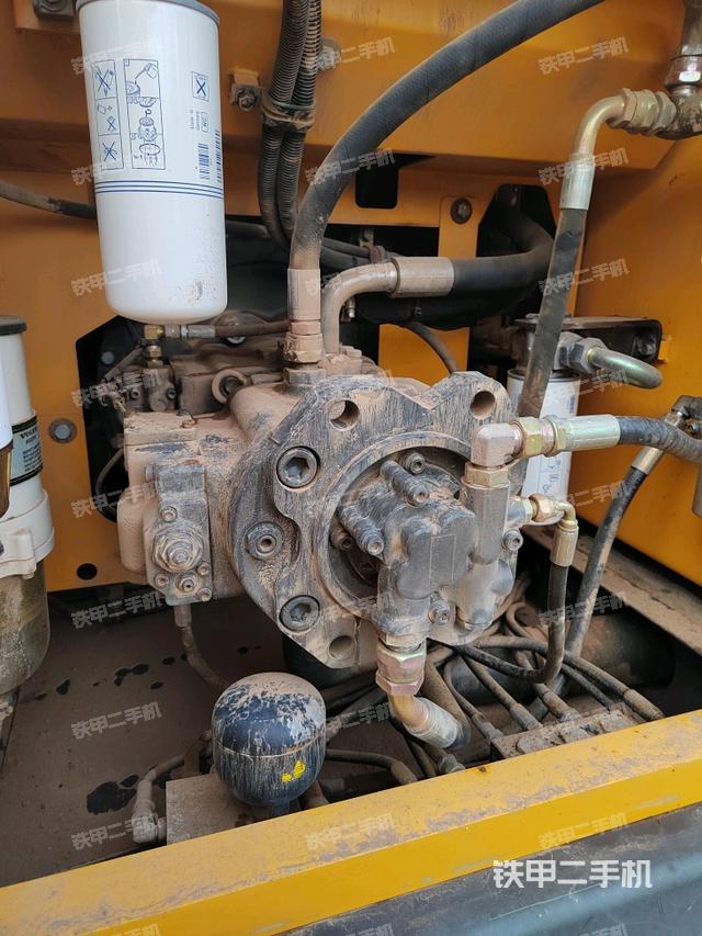 液壓泵斜45?左（大件艙室）