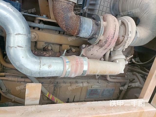 发动机右侧（整机外观及大件）