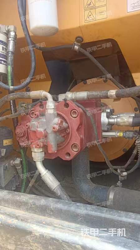 驾驶室顶部（整机外观）