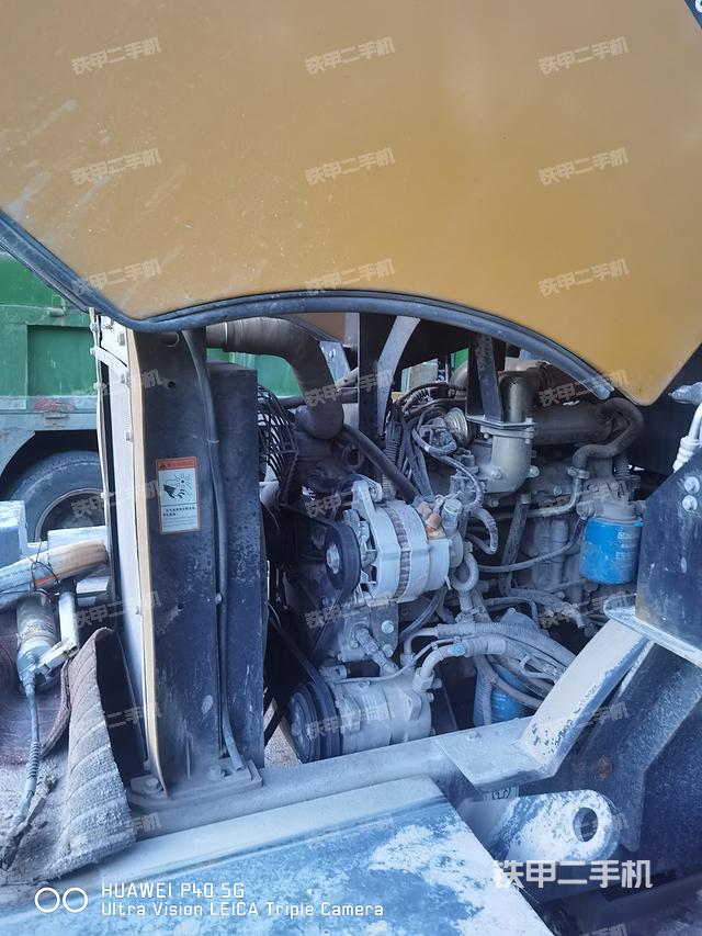 发动机右侧（整机外观及大件）