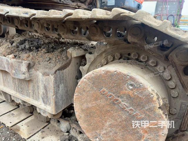 单侧履带整体（整机外观）