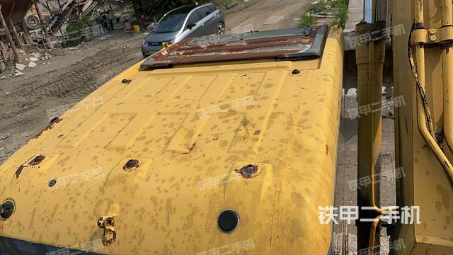 驾驶室顶部（整机外观）