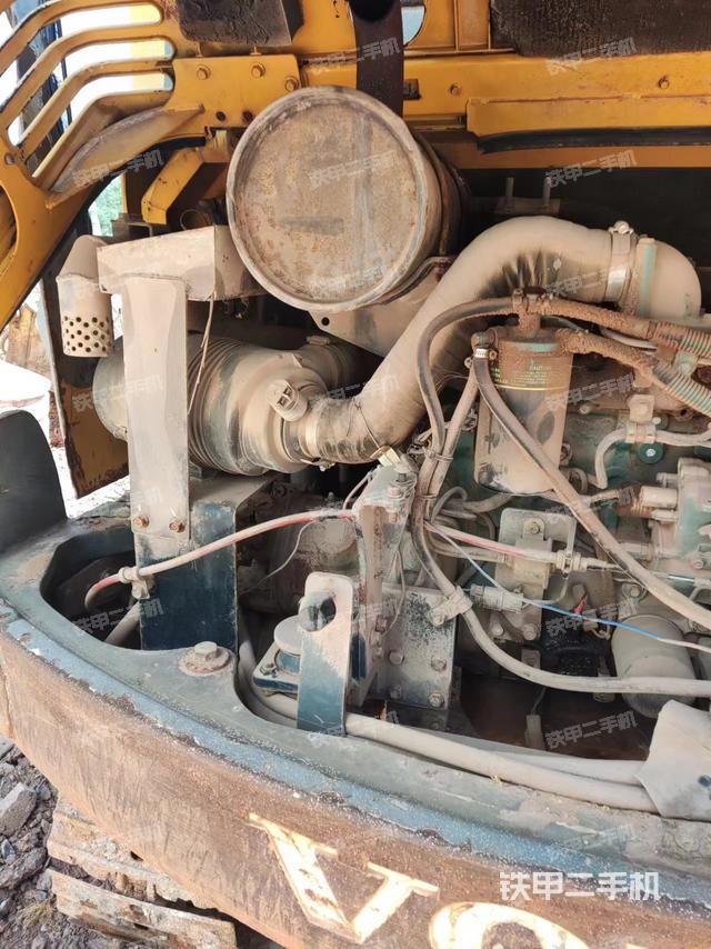 回转马达和主控阀（整机外观）