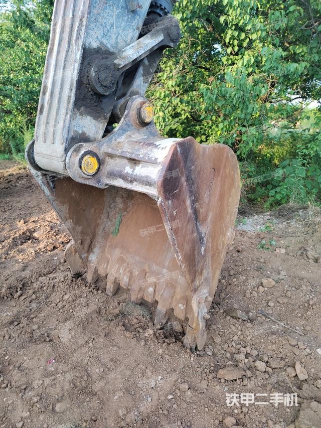 鏟斗右后整體（工作和回轉(zhuǎn)裝置）