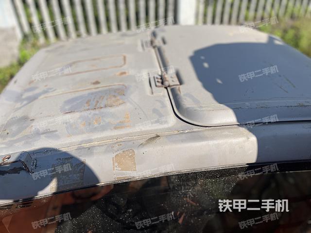 驾驶室顶部（整机外观）