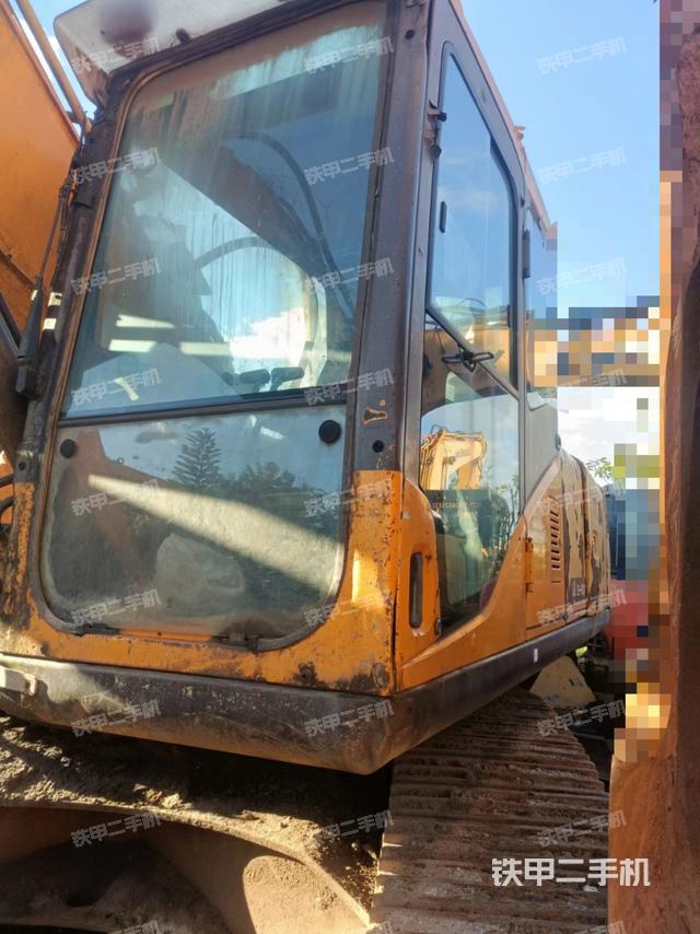 驾驶室整体（整机外观）