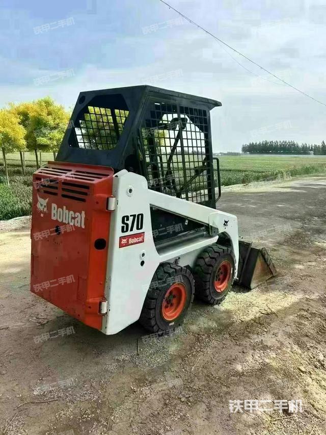 整机右后45°（设备外观及核心部件）