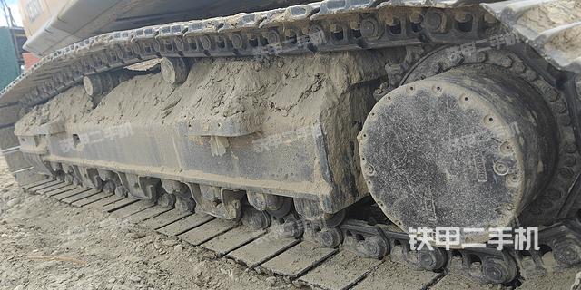 单侧履带整体（整机外观）