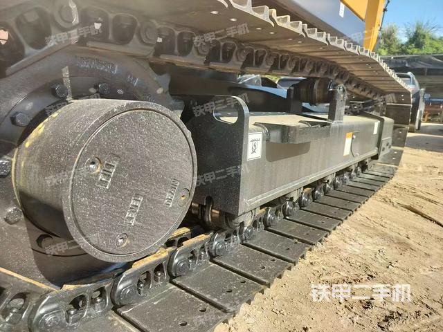 单侧履带整体（整机外观）