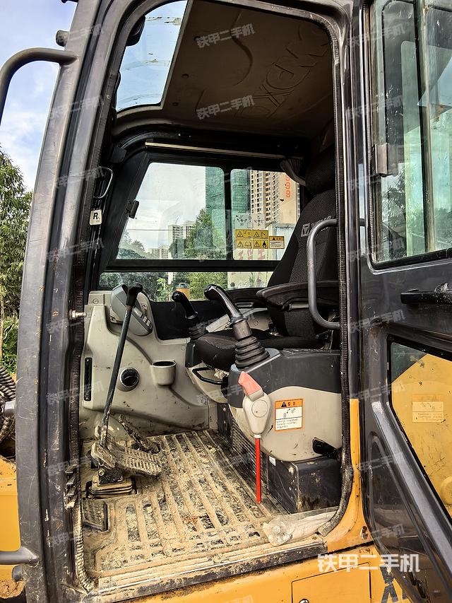 驾驶室整体（整机外观）