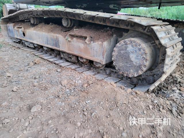 左側(cè)履帶整體?（行走機(jī)構(gòu)）