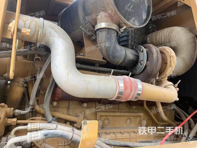 发动机右侧（整机外观及大件）