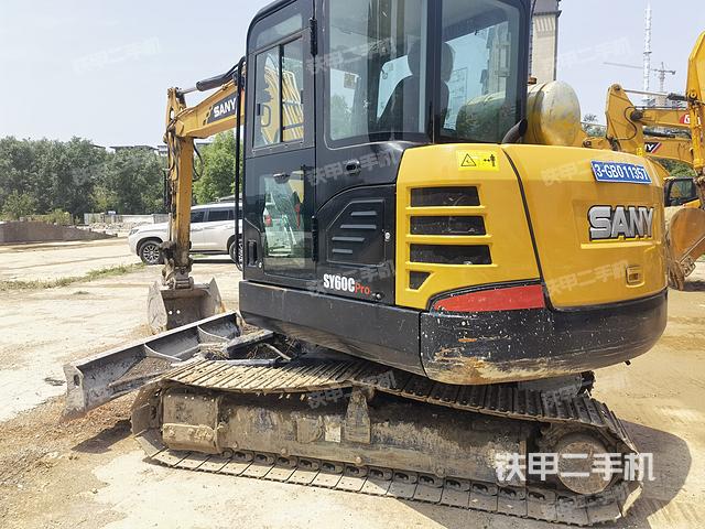 驾驶室顶部（整机外观）