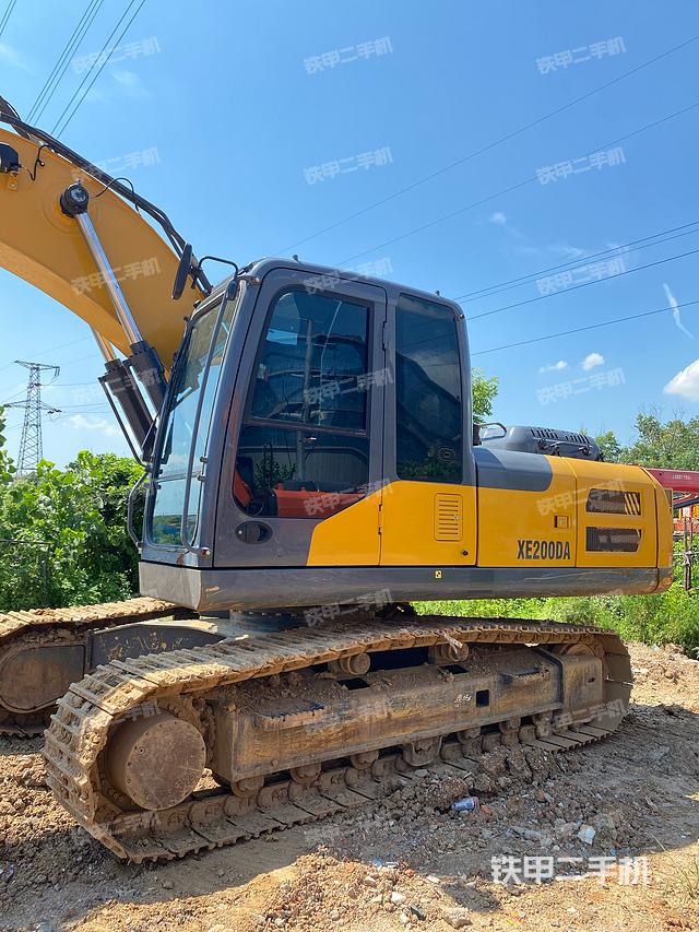 驾驶室整体（整机外观）