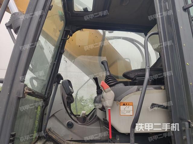 驾驶室整体（整机外观）