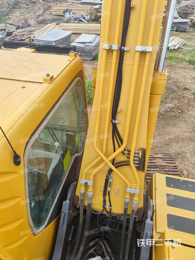 驾驶室顶部（整机外观）