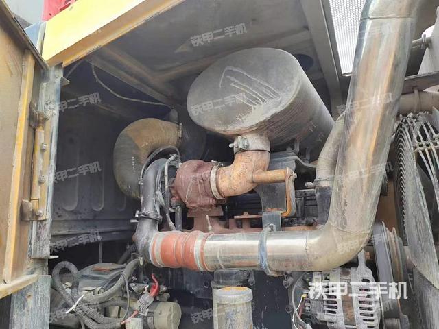 发动机左侧（整机外观及大件）