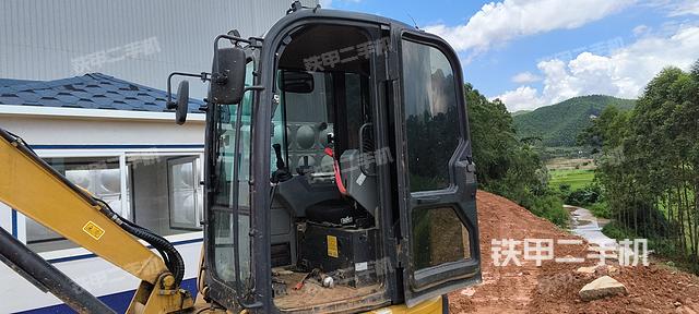 驾驶室整体（整机外观）