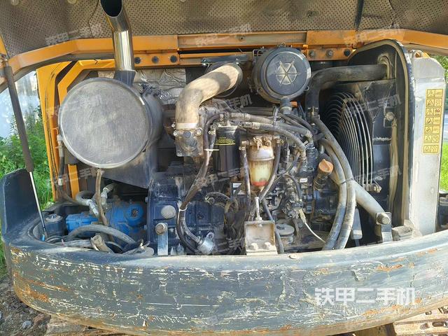 回转马达和主控阀（整机外观）