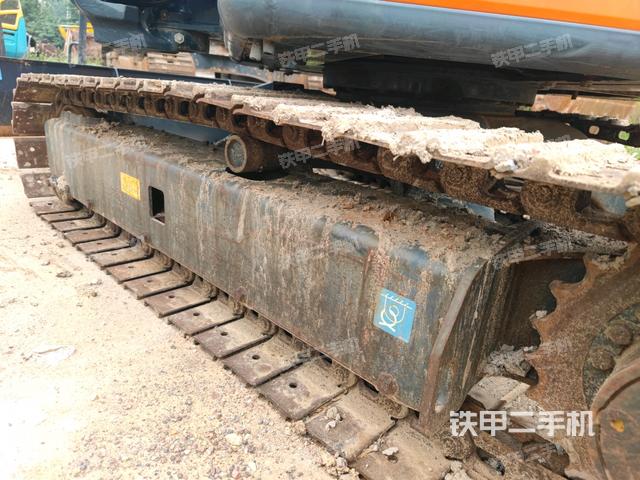 右側(cè)履帶整體?(行走機構(gòu)) 右側(cè)履帶整體?(行走機構(gòu))