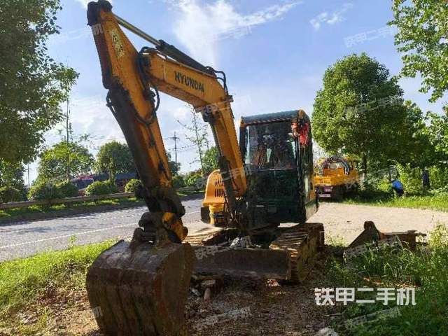 现代R 60VS挖掘机