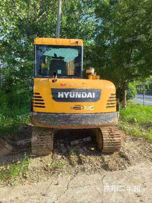 驾驶室顶部（整机外观）