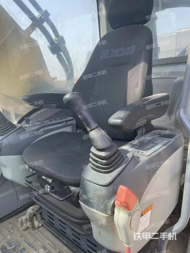 驾驶室整体（整机外观）